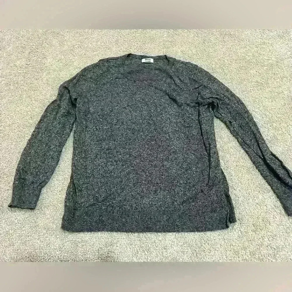 Size Large basic gray old navy sweater - Picture 1 of 4